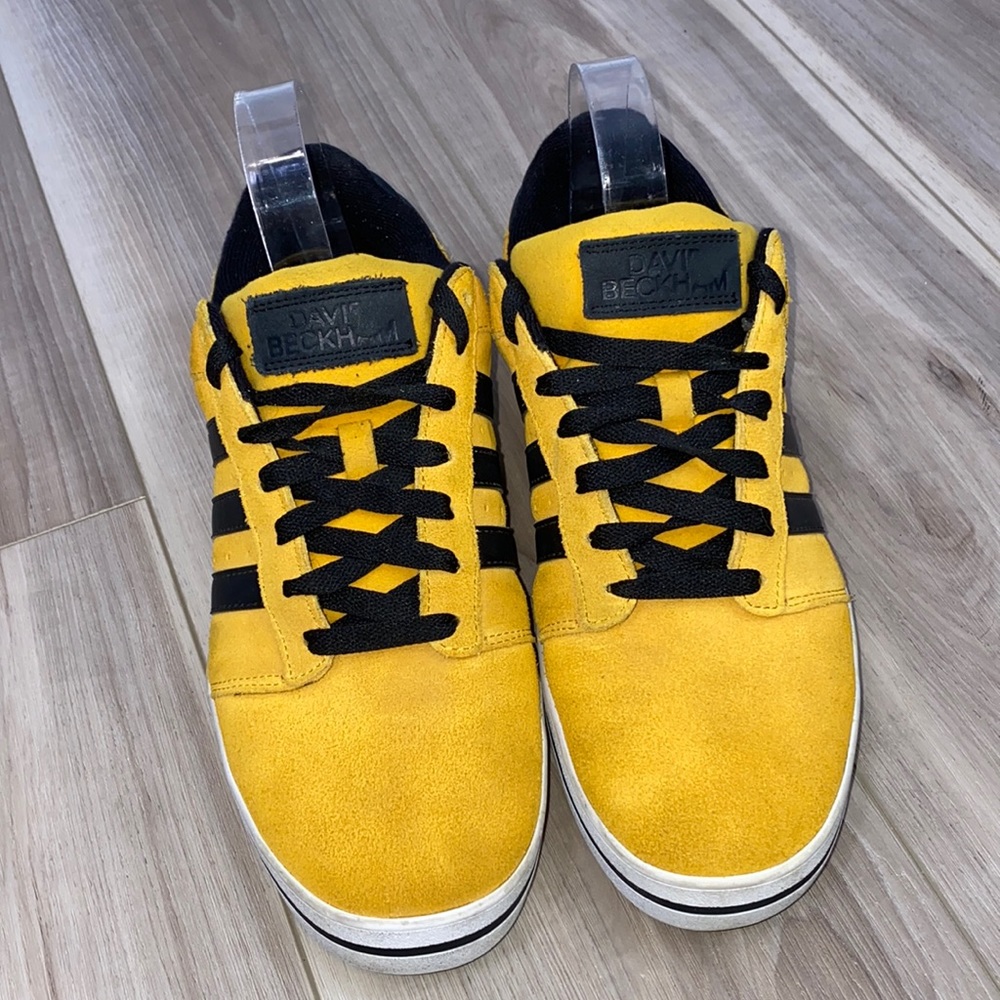 David Beckham x Adidas RARE yellow suede three black stripes men’s sneakers 10
